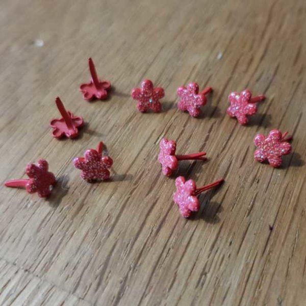 10 Attaches Parisiennes Fleurs paillet&eacute;es dor&eacute; 04- 07 mm