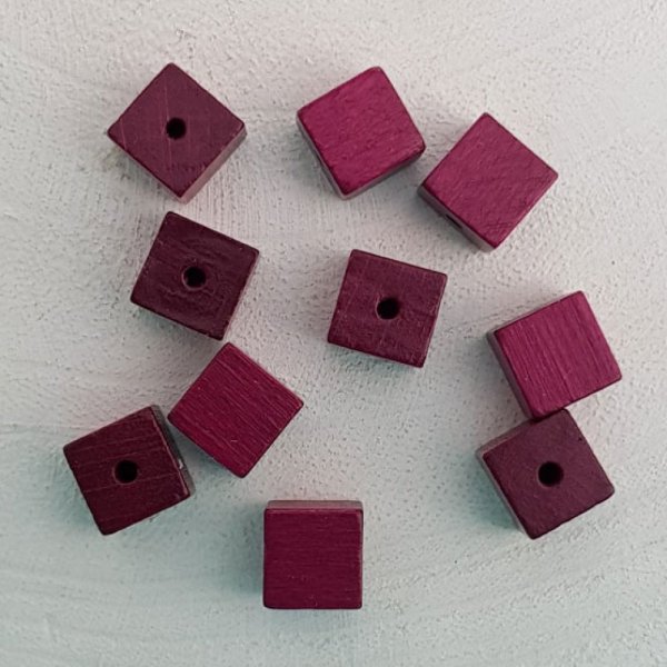 10 Contas de madeira Cubo / Quadrado 10 mm Bordeaux