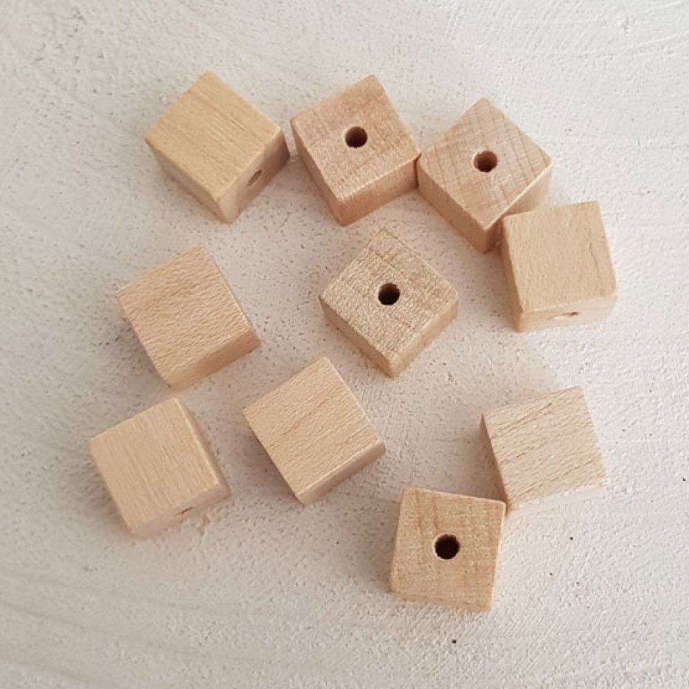 10 Contas de madeira cubo / quadrado 10 mm em bruto