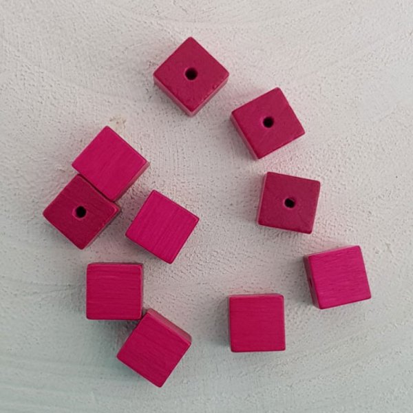 10 Contas de madeira cubo / quadrado 10 mm Fushia