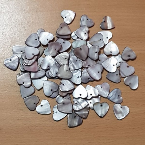 10 Perles breloques Pendentifs Nacres C&oelig;ur 17mm Gris