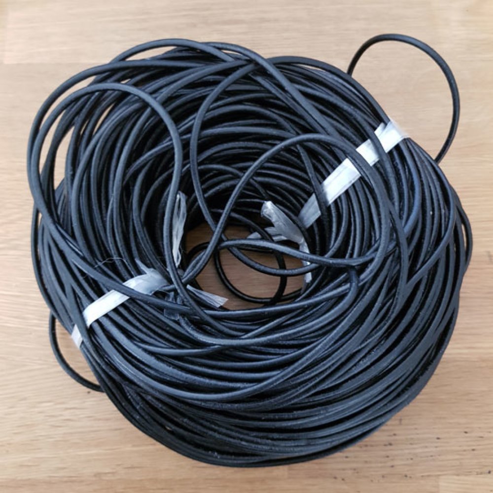 10 metros Cordão redondo de couro liso Preto 3 mm