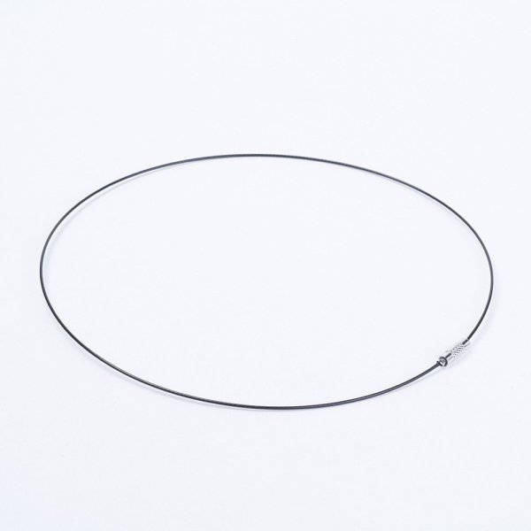1 colar de fio r&iacute;gido com cabo preto com fecho de rosca N&deg;01
