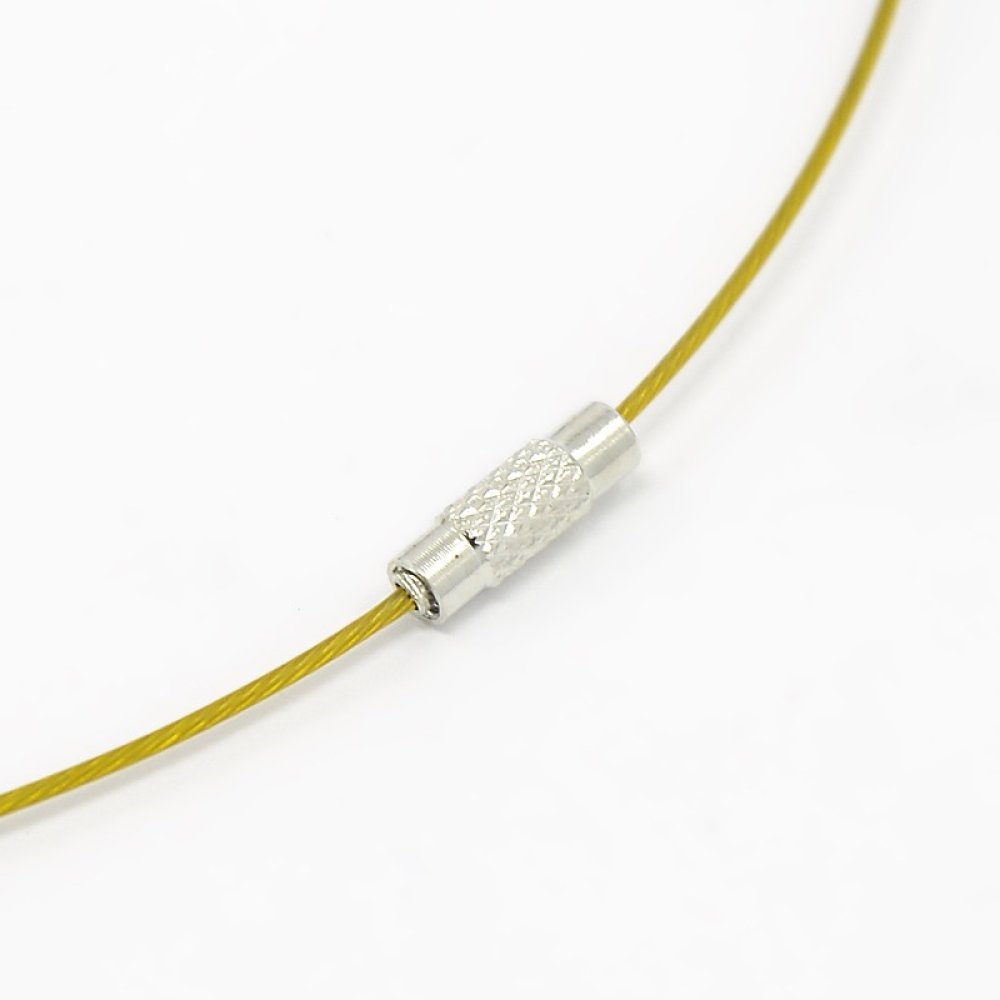 1 colar de fio rígido com cabo verde amarelo fecho de rosca N°01