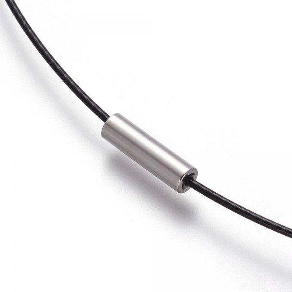 1 collier tour de cou fil c&acirc;bl&eacute; rigide noir fermoir aimant&eacute; N&deg;03