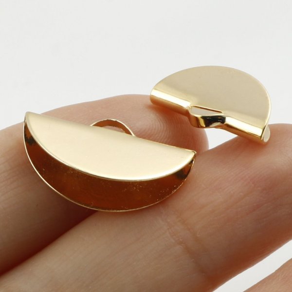 1 engaste meia-lua dourado 35 x 18 mm