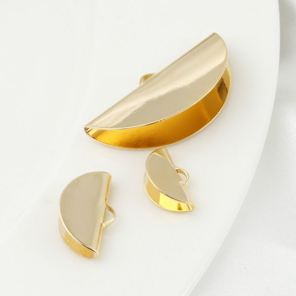 1 engaste meia-lua dourado 35 x 18 mm