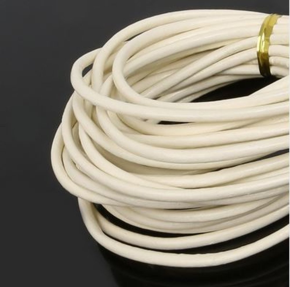 1 metro Cordão redondo de couro liso Ivory 3 mm