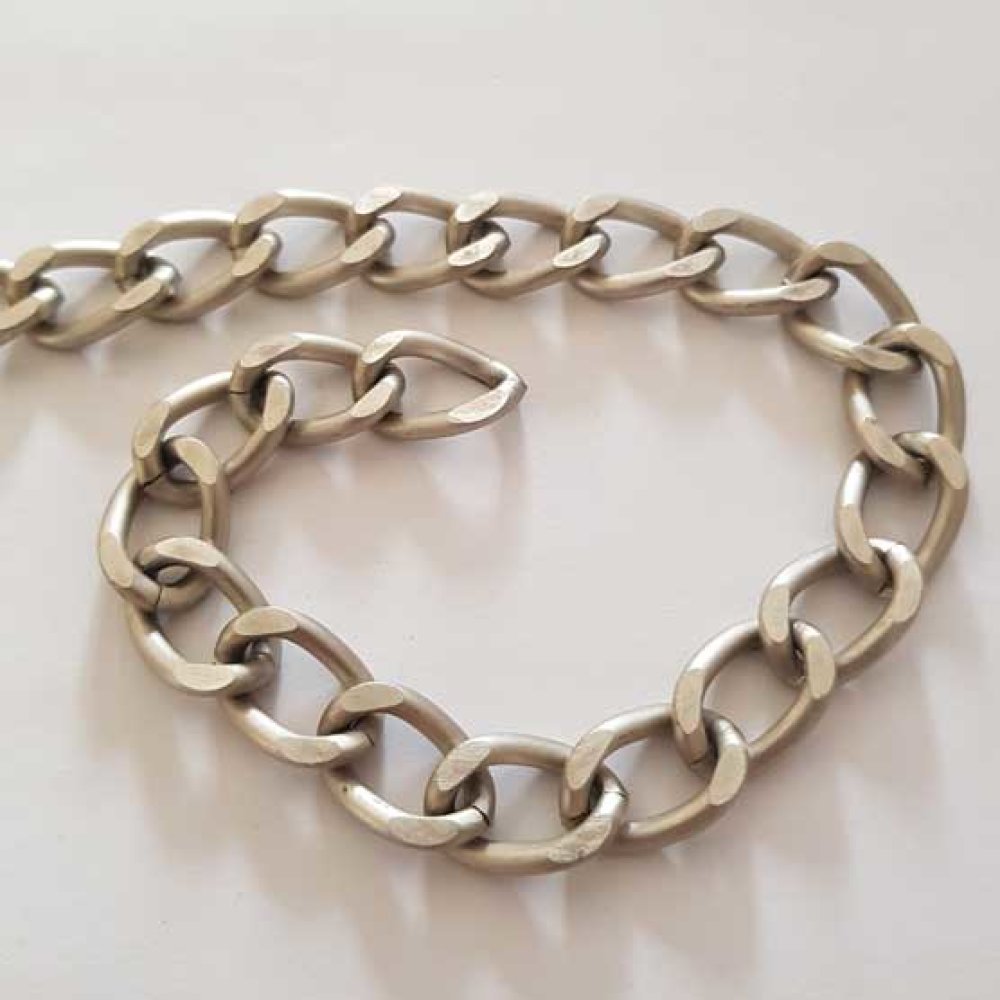 1 metro de corrente plana prateada N°02 18 x 12 mm