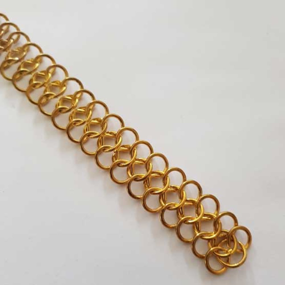 Corrente de 20 cm em forma de 8 elos cor dourada