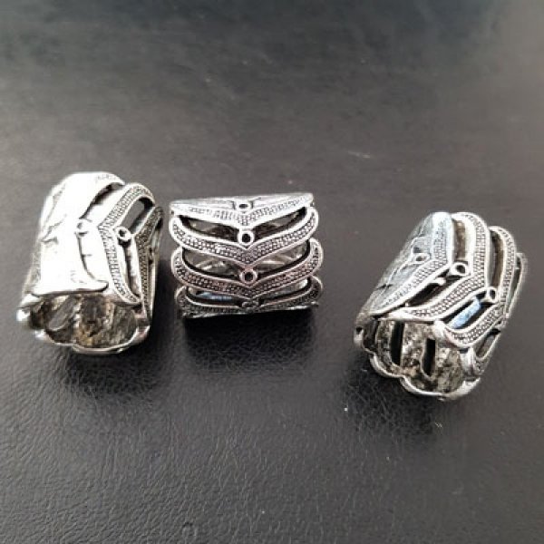 3 La&ccedil;os para cachec&oacute;is N&deg;47