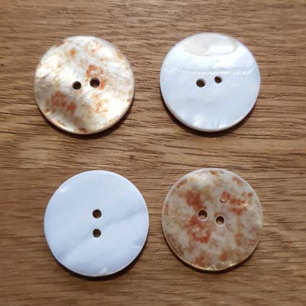 Bouton 2 trous Nacre 25 mm imprim&eacute; N&deg;03