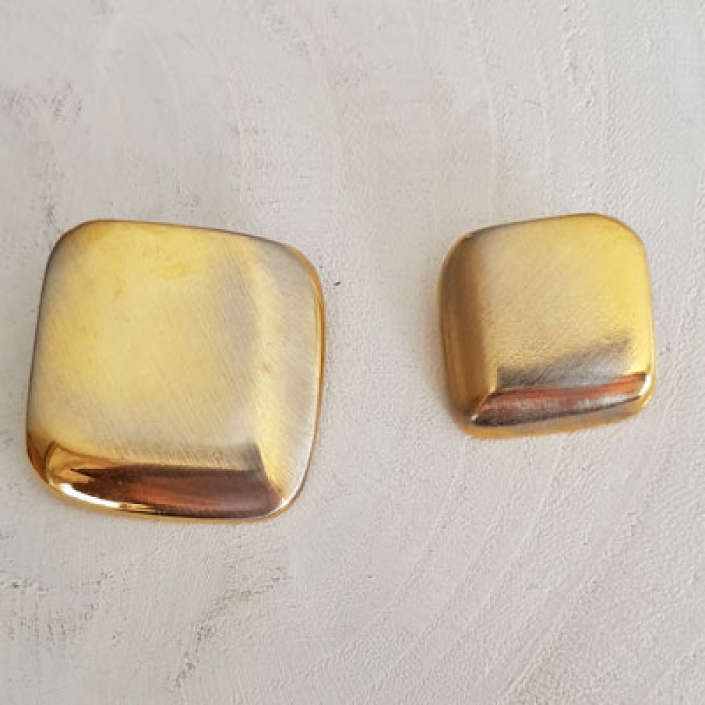 Botão quadrado dourado de 22 mm N°08
