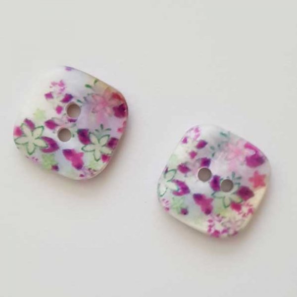 Bouton fantaisie Carr&eacute; &agrave; fleurs 14 mm N&deg;09
