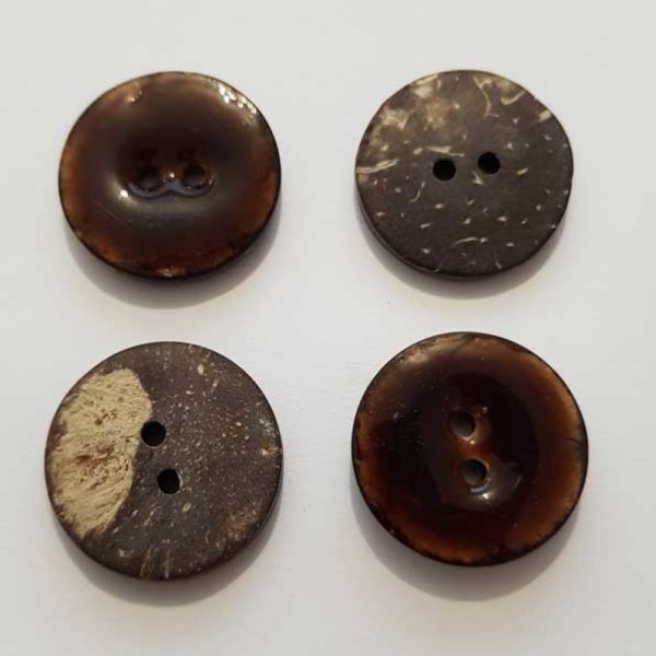 Boutons 20mm &agrave; deux trous ronds en noix de coco N&deg;08