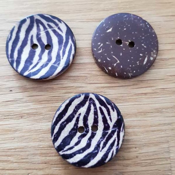 Boutons 30mm &agrave; deux trous ronds en noix de coco N&deg;31