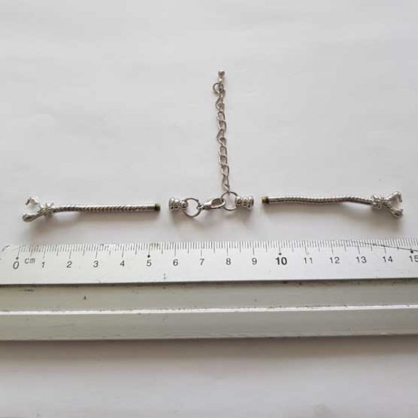 Pulseira de corrente com mostrador de rel&oacute;gio de estilo europeu com fecho de mosquet&atilde;o 6 X 7,5 Cm