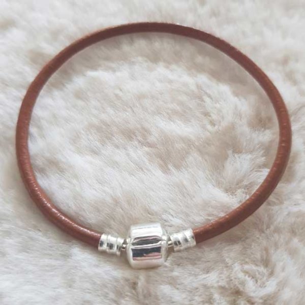 Pulseira de Clipe Europeu Liso 01 DE 15 A 23 CM Marrom BR