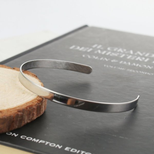 Pulseira de punho de 5 mm em a&ccedil;o inoxid&aacute;vel N&deg;01