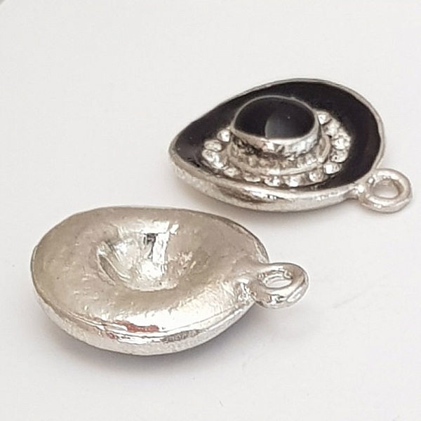 Charme do chap&eacute;u N&deg;04