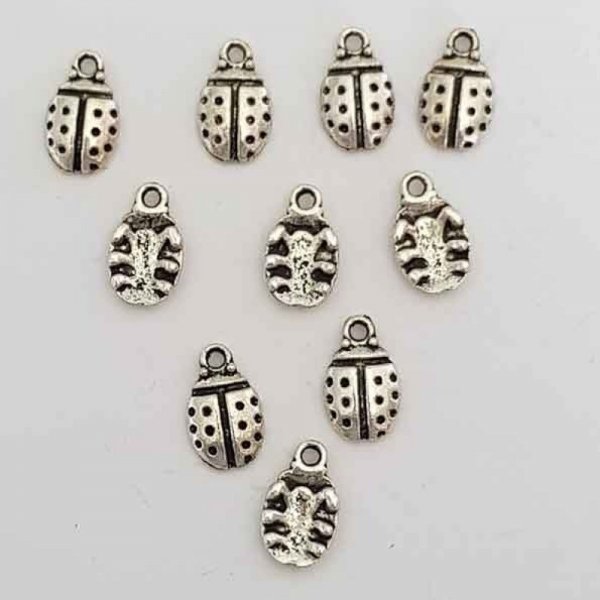 Amuleto do escaravelho N&deg;01 x 4