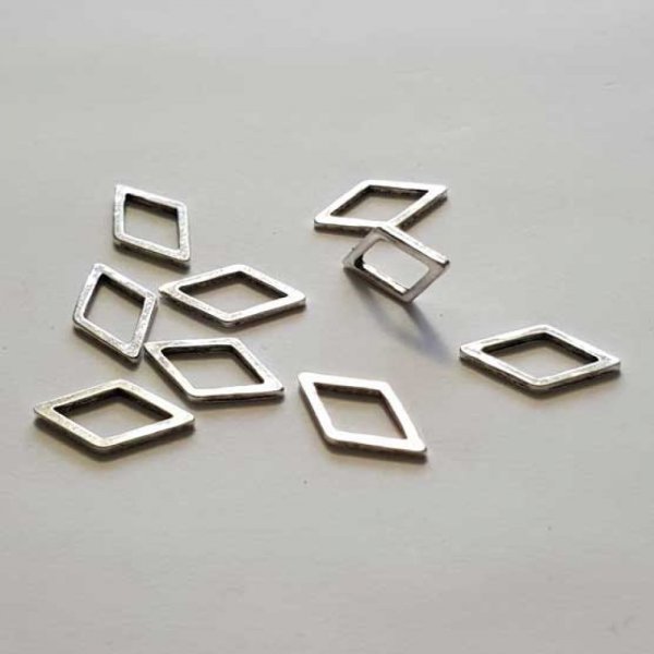 Charm Diversos N&deg;095 Pendente Conector Losange