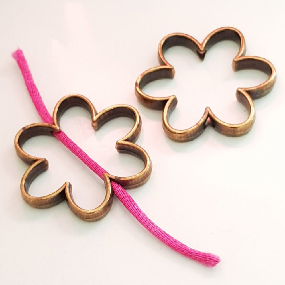 Pendente Flor em metal N°010 Bronze