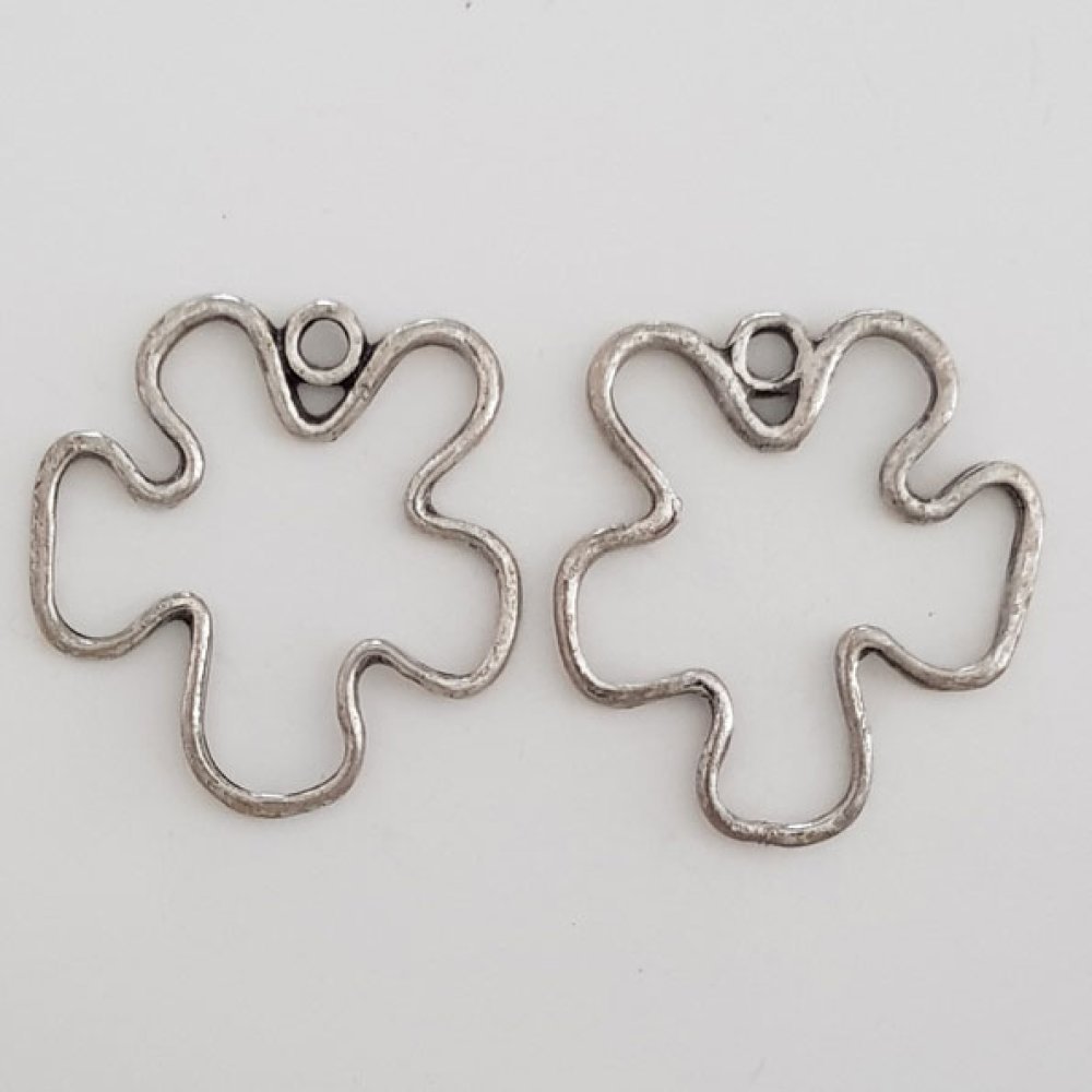 Amuleto de flor Metal N°023 Prata