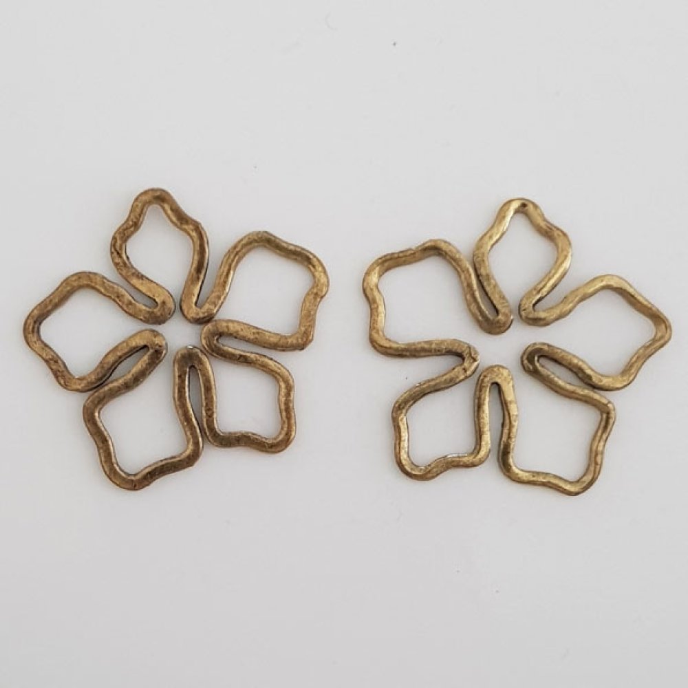 Pendente Flor em Metal N°024 Ouro Velho