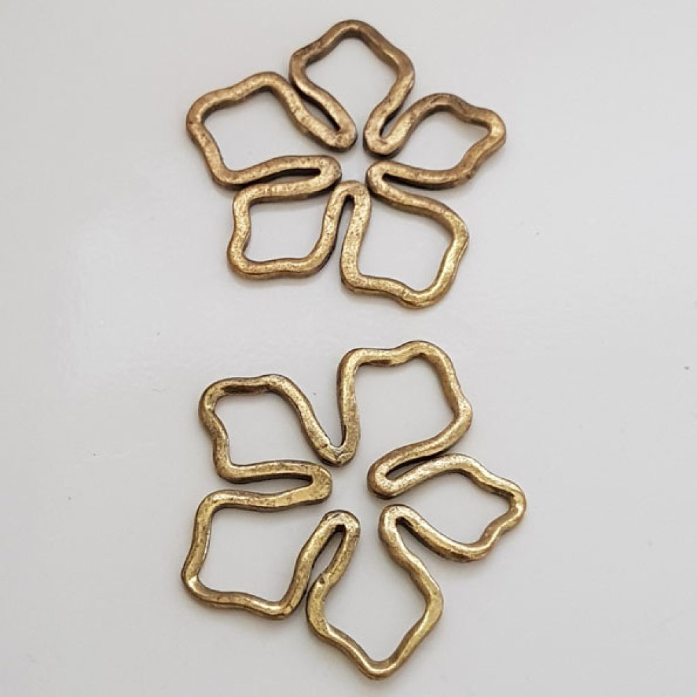 Pendente Flor em Metal N°024 Ouro Velho