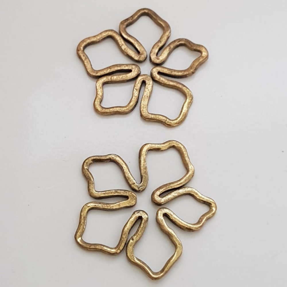 Pendente Flor em Metal N°024 Ouro Velho