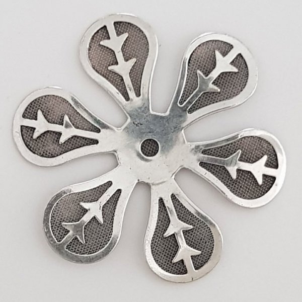 Pendente flor em metal N&deg;029 Prata