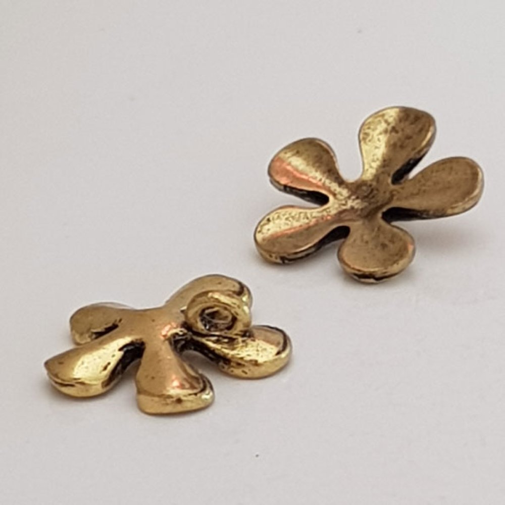 Pendente flor em metal N°042 dourado