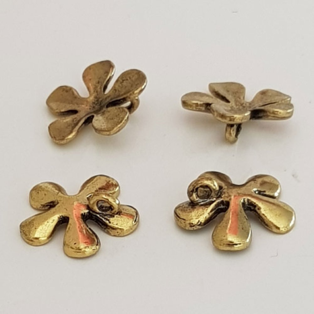 Pendente flor em metal N°042 dourado