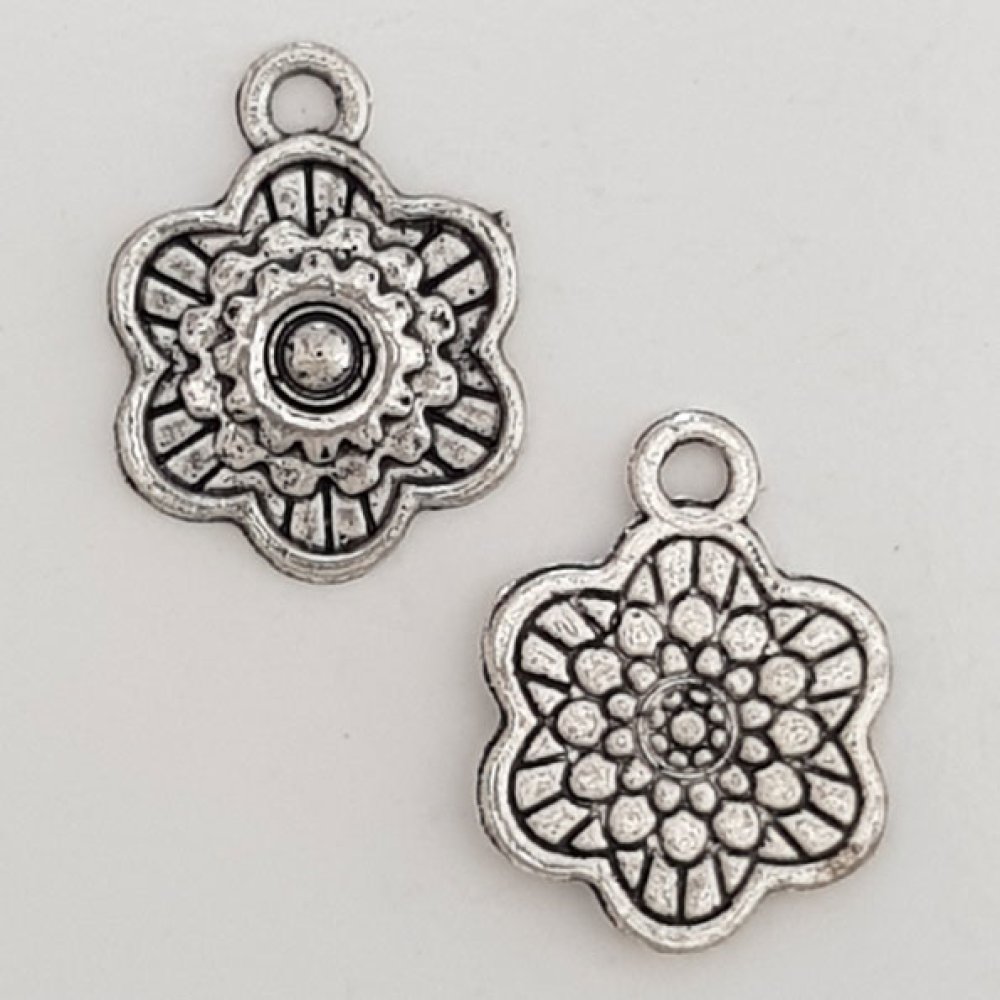 Pendente flor em metal N°047 Prata