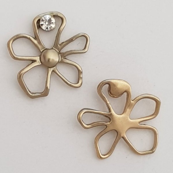 Pendente flor em metal N&deg;057
