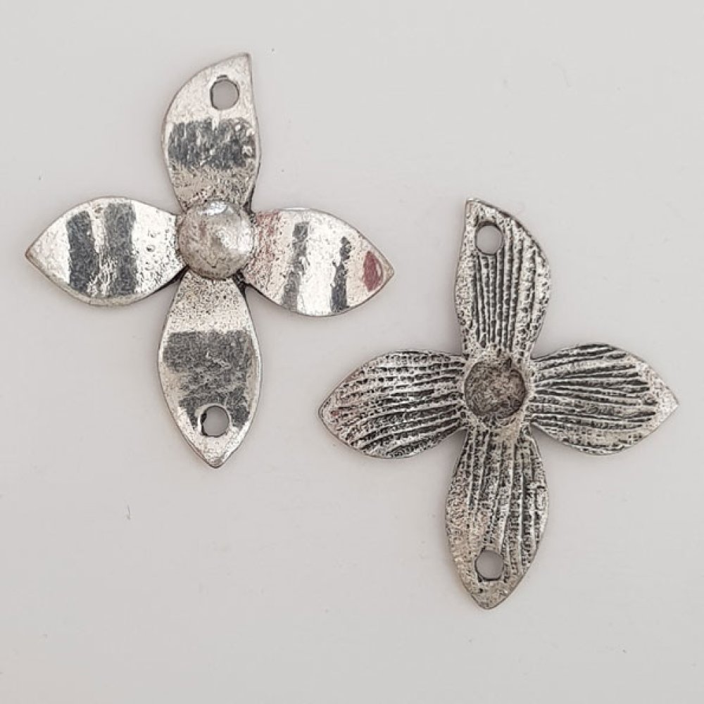 Pendente flor em metal N°078 Prata