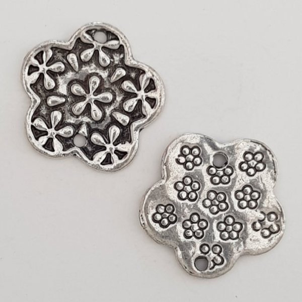 Pendente flor em metal N&deg;079 Prata