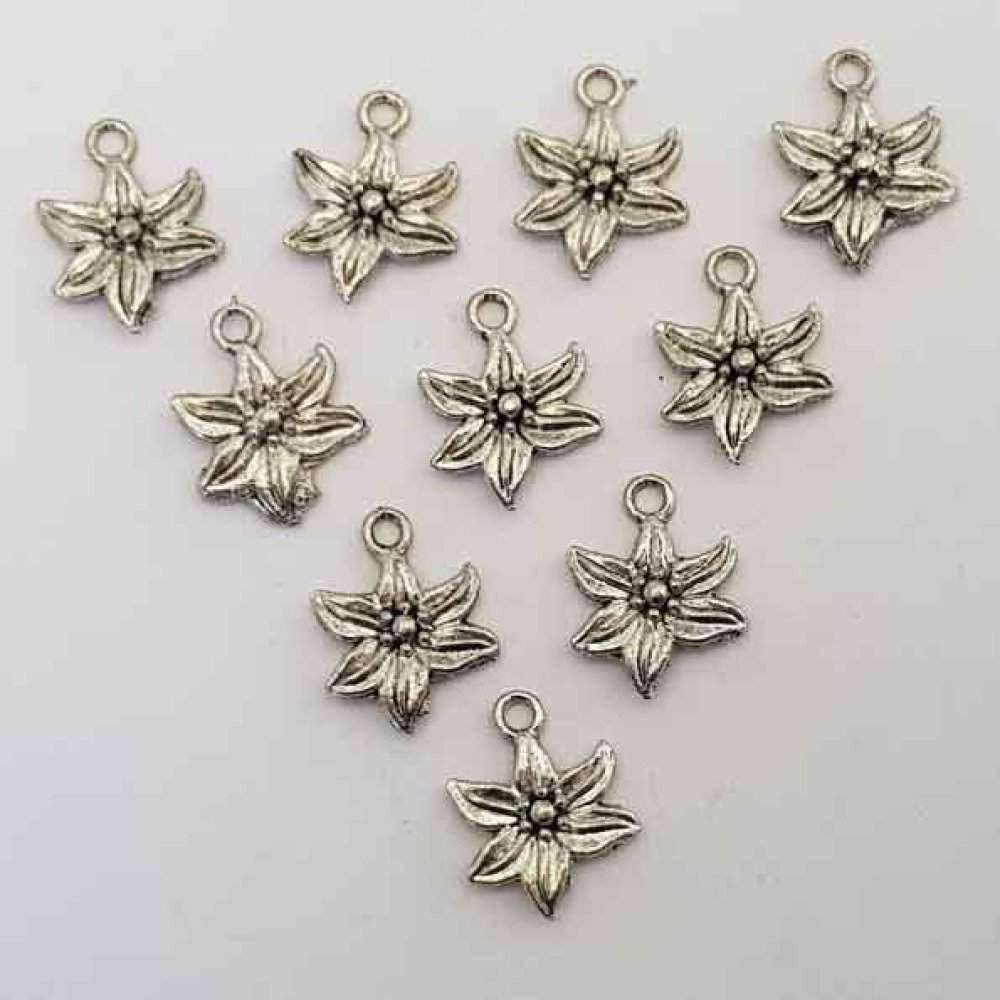 Amuleto de flor em metal N°001 x 15