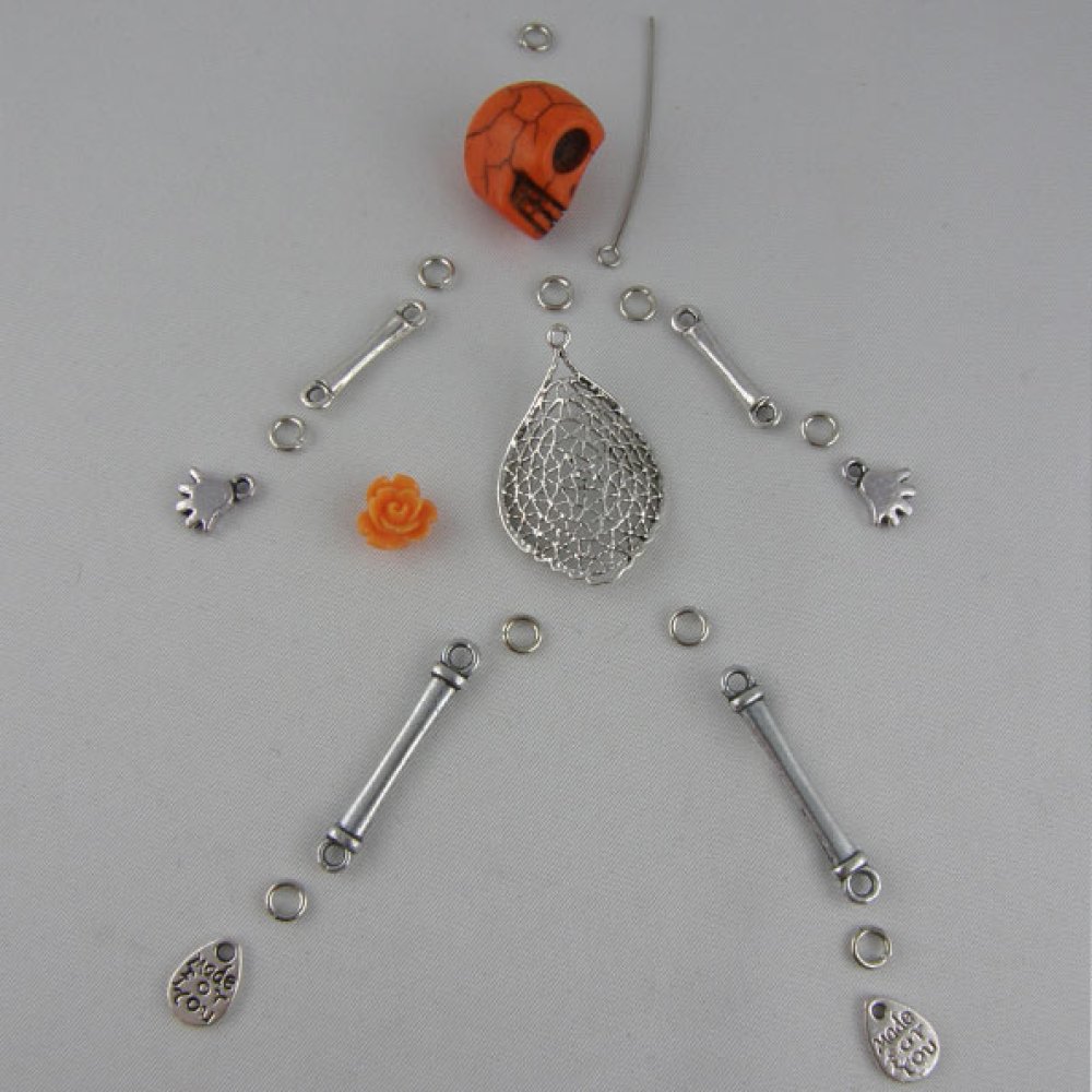 Amuleto de mão "MADE "N°05 Prata