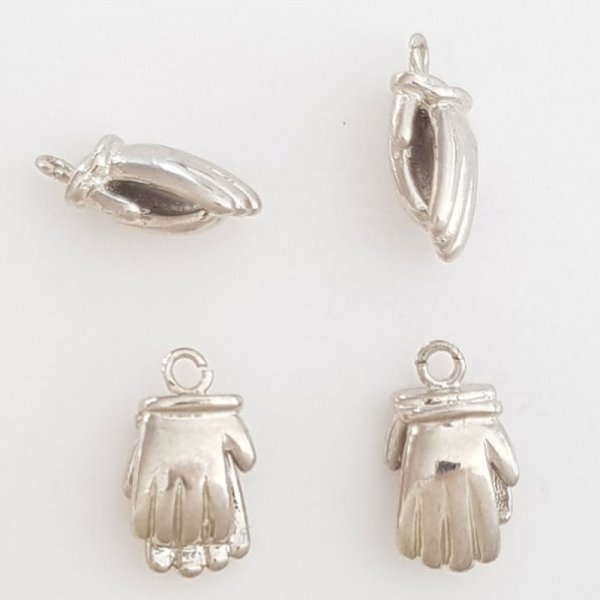 Charm m&atilde;o N&deg;08 Prata