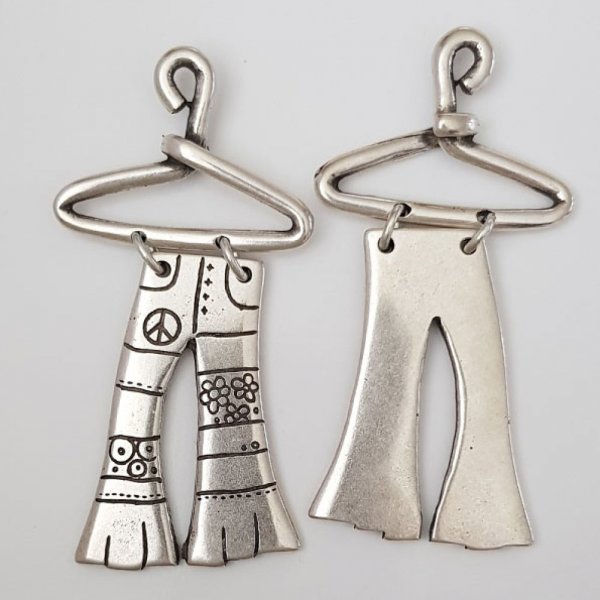 Cal&ccedil;as Charm N&deg;01 em Zamak