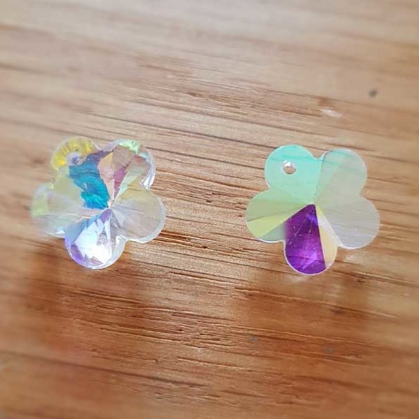 Pingente de flor em vidro facetado N&deg;04-01