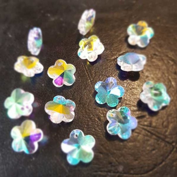 Pingente de flor em vidro facetado N&deg;04-01