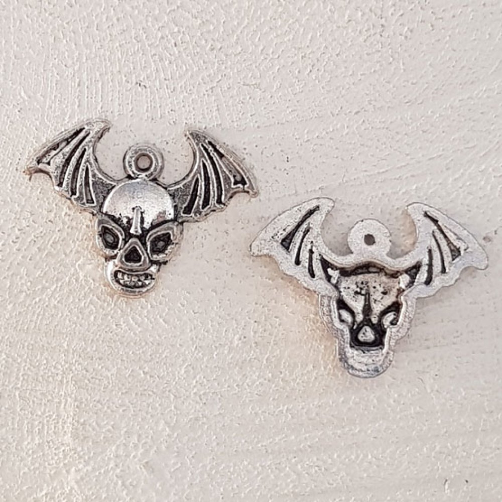 Pendente caveira e ossos cruzados N°04