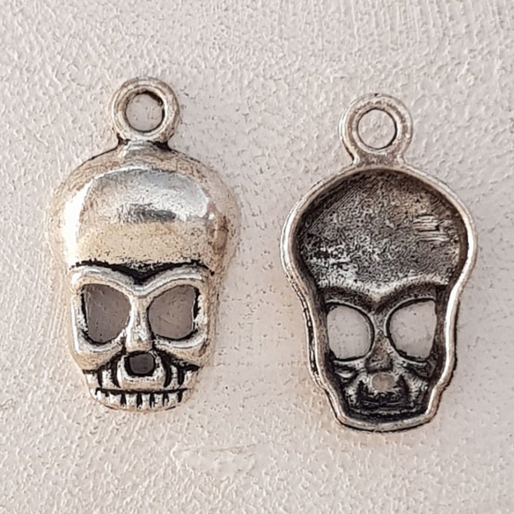 Pendente caveira e ossos cruzados N°06
