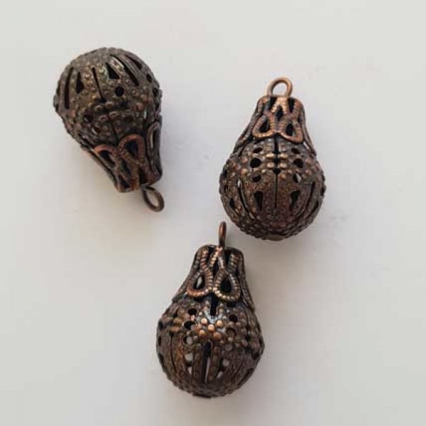 Amuleto em forma de gota a c&eacute;u aberto N&deg;02-04