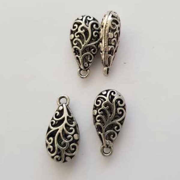 Amuleto em forma de gota a c&eacute;u aberto N&deg;04-01