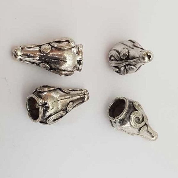 Breloque goutte ajour&eacute; N&deg;16 Argent