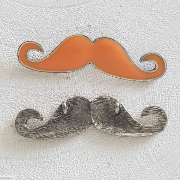 Breloque pendentif Moustache N&deg;13 Orange